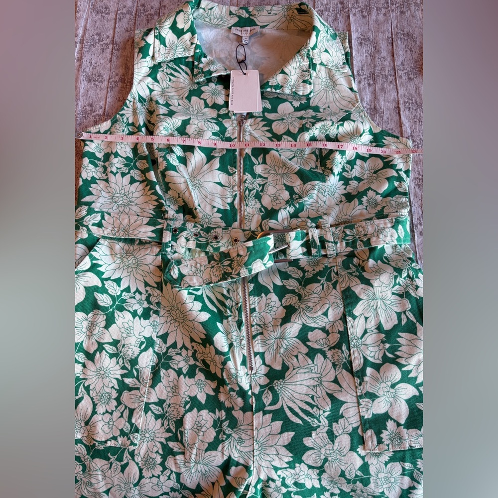 NEW w/Tags Skies Are Blue Curvy Green White Floral Jumpsuit Plus size 1X - Picture 9 of 10